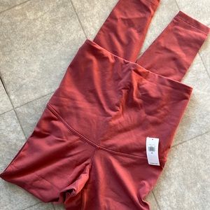 Old Navy Maternity PowerChill Leggings